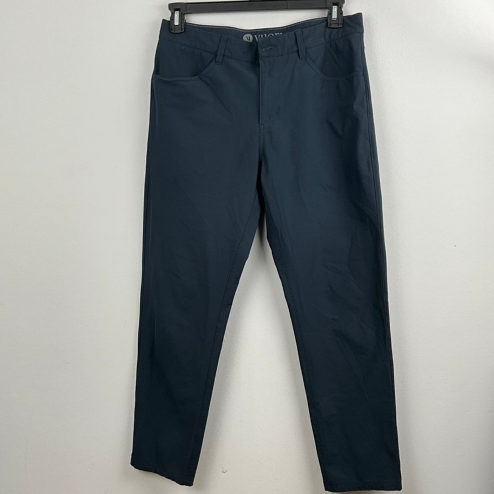 Vuori‎ Performance 5-Pocket Pants Men's 32x28 Navy Stretch – Missing Button